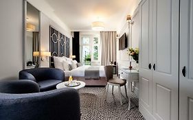 Amber Design Residence